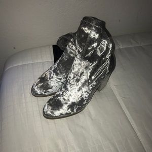 Silver suede Booties